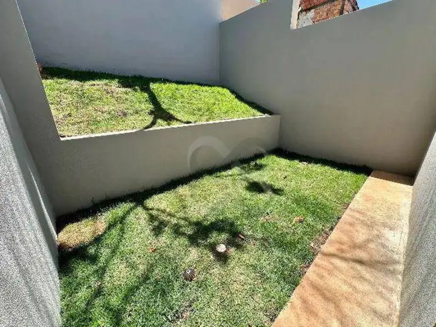 Foto 9 de Casa com 2 quartos à venda e para alugar, 137m2 em Londrina - PR