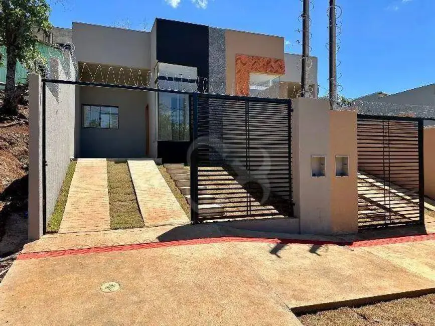 Foto 2 de Casa com 2 quartos à venda e para alugar, 137m2 em Londrina - PR