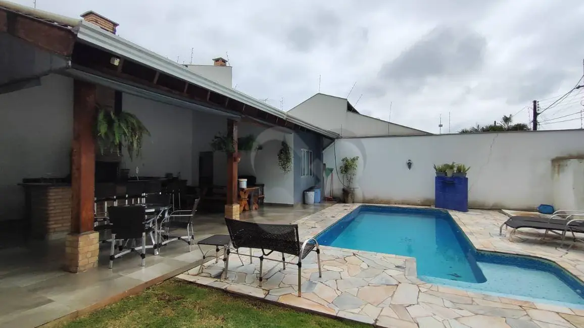 Sobrado com 3 quartos à venda e para alugar, 442m2 em Jardim Burle Marx, Londrina - PR - imagem 6 Foto 6 de Sobrado com 3 quartos à venda e para alugar, 442m2 em Jardim Burle Marx, Londrina - PR