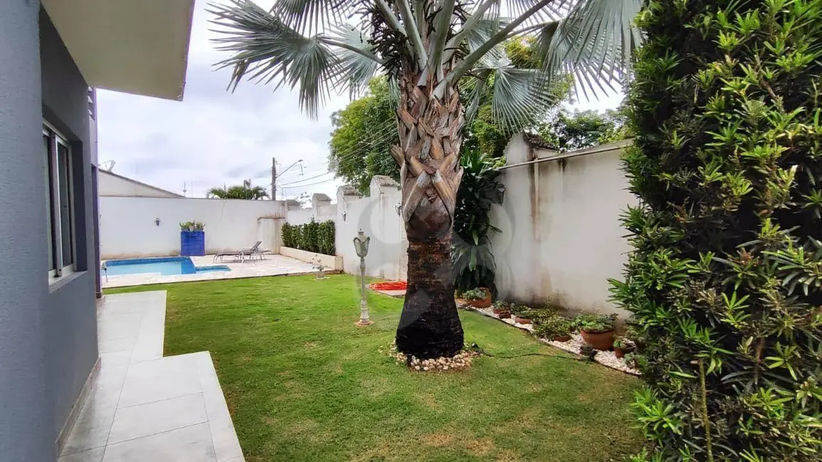 Sobrado com 3 quartos à venda e para alugar, 442m2 em Jardim Burle Marx, Londrina - PR - imagem 4 Foto 4 de Sobrado com 3 quartos à venda e para alugar, 442m2 em Jardim Burle Marx, Londrina - PR