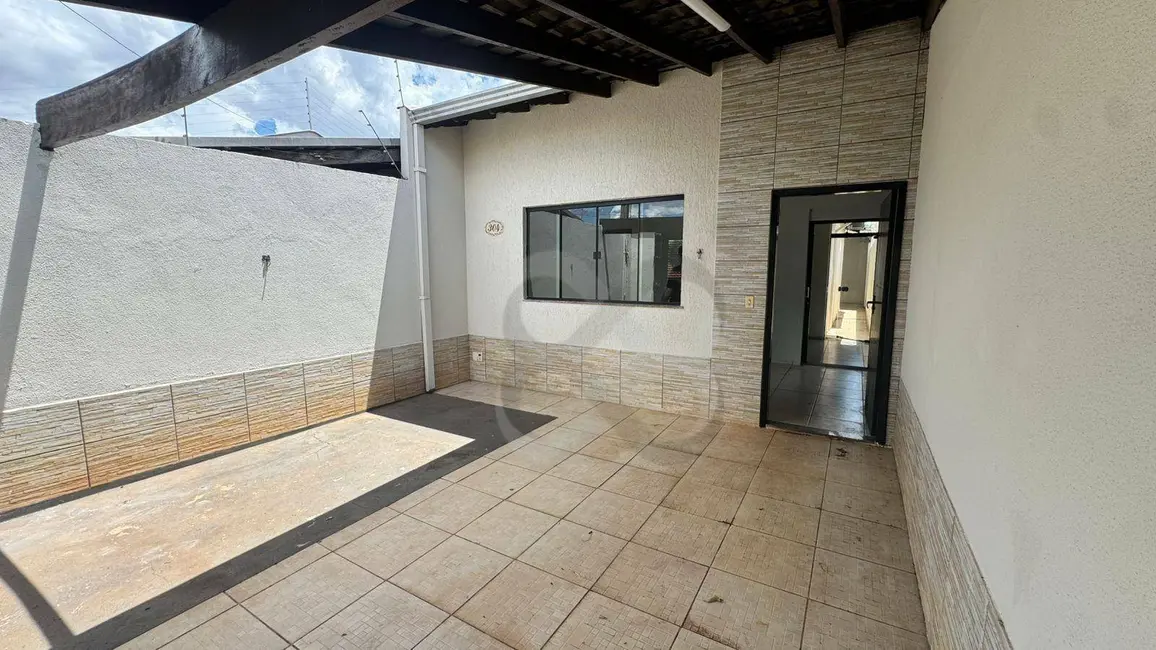 Foto 1 de Casa com 3 quartos para alugar, 83m2 em Coliseu, Londrina - PR