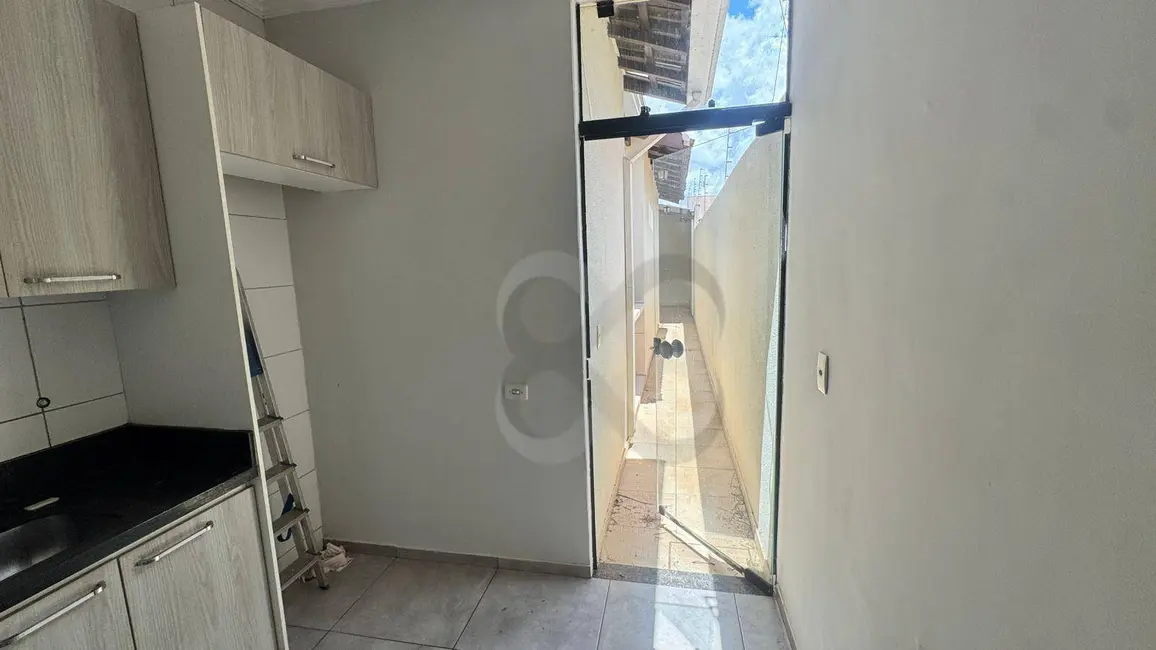 Foto 6 de Casa com 3 quartos para alugar, 83m2 em Coliseu, Londrina - PR