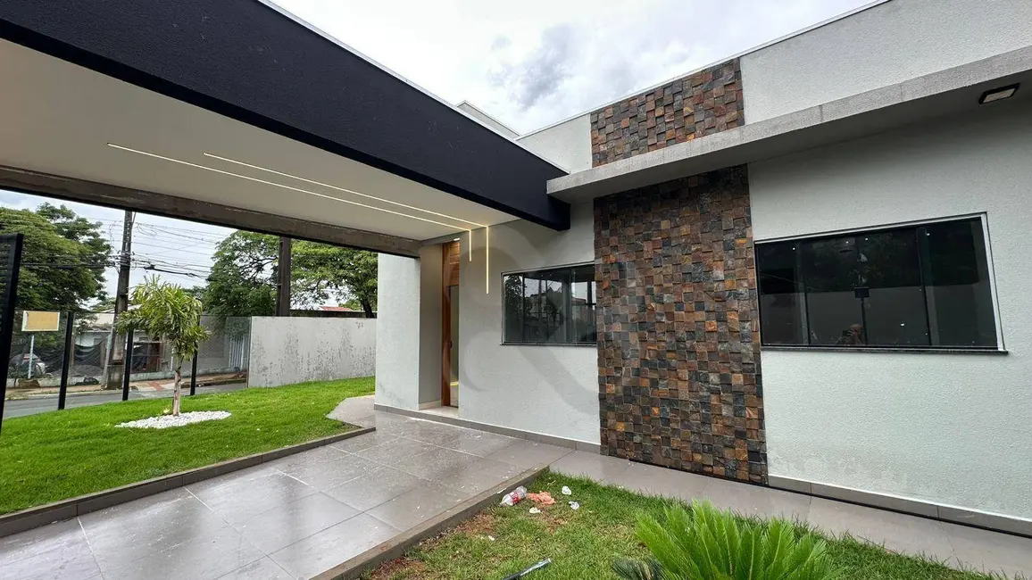 Foto 2 de Casa com 3 quartos à venda, 202m2 em Aeroporto, Londrina - PR