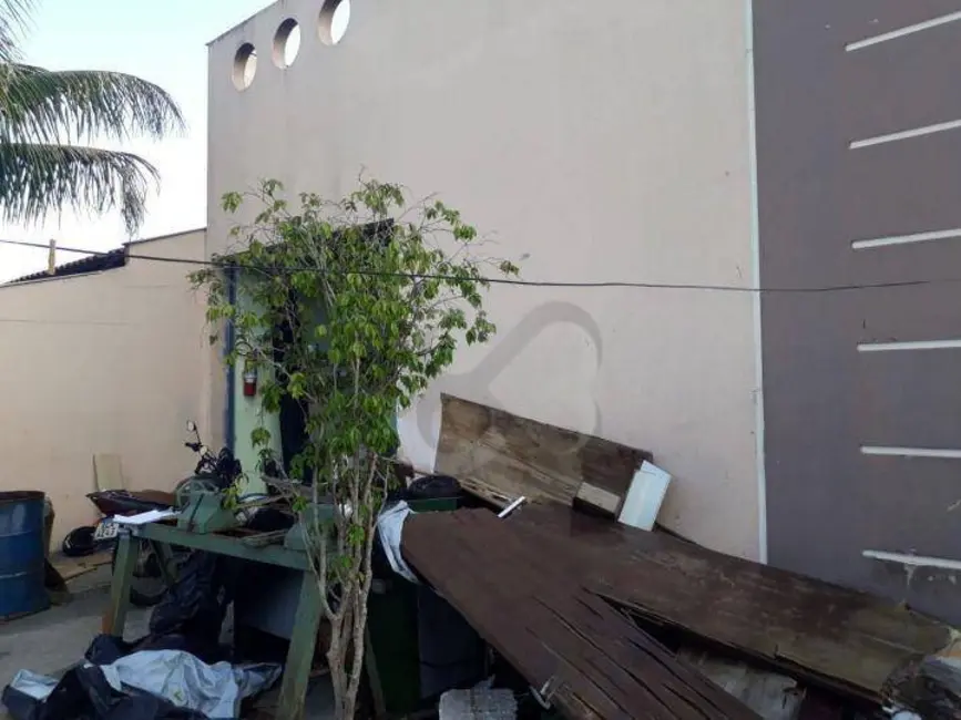 Armazém / Galpão à venda, 200m2 em Jardim Neman Sahyun, Londrina - PR - imagem 2 Foto 2 de Armazém / Galpão à venda, 200m2 em Jardim Neman Sahyun, Londrina - PR