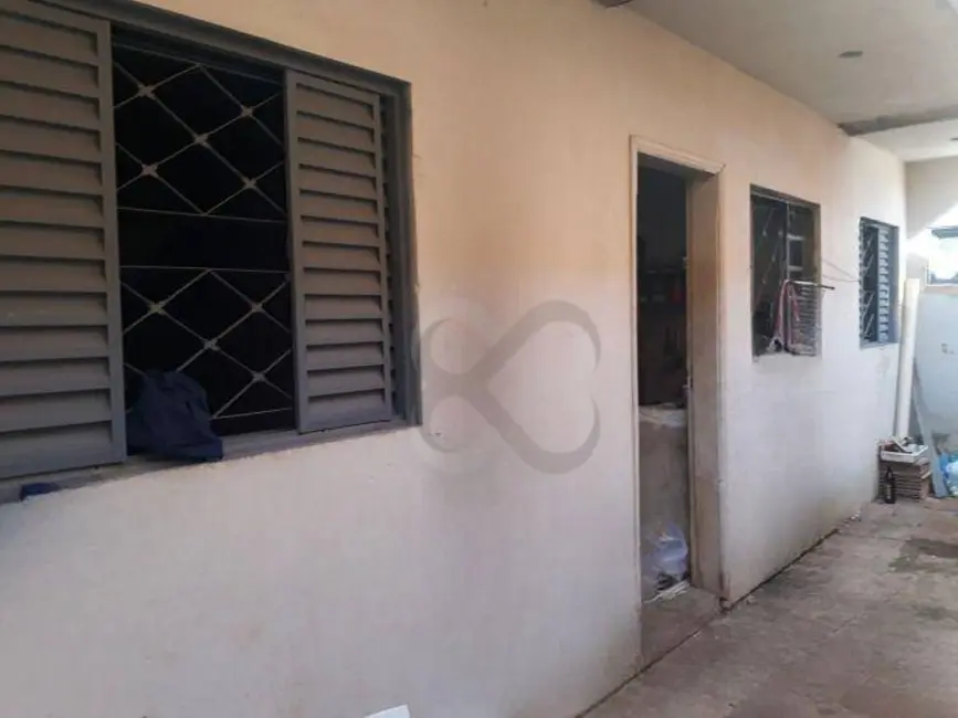 Armazém / Galpão à venda, 200m2 em Jardim Neman Sahyun, Londrina - PR - imagem 3 Foto 3 de Armazém / Galpão à venda, 200m2 em Jardim Neman Sahyun, Londrina - PR