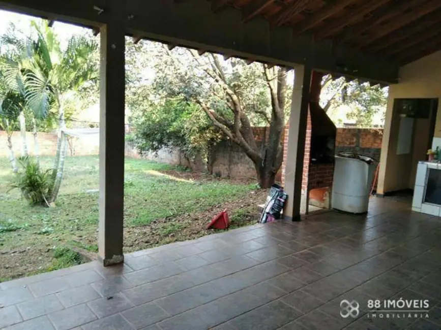 Chácara com 2 quartos à venda, 3600m2 em Gleba Lindóia, Londrina - PR - imagem 4 Foto 4 de Chácara com 2 quartos à venda, 3600m2 em Gleba Lindóia, Londrina - PR