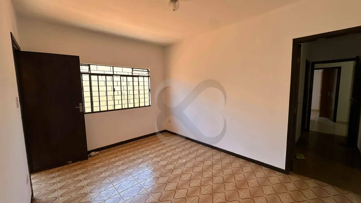 Foto 9 de Casa com 3 quartos à venda e para alugar, 585m2 em Boa Vista, Londrina - PR