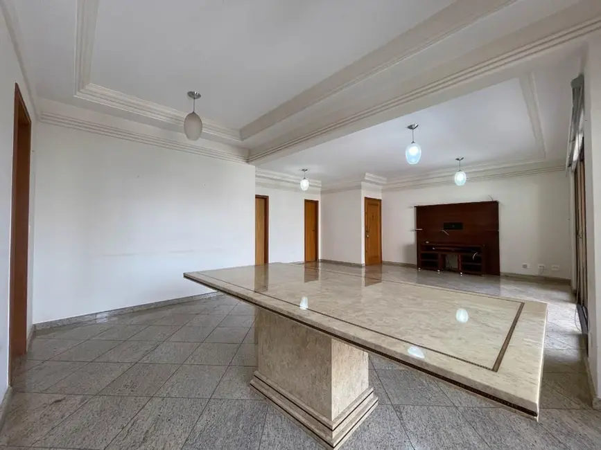 Apartamento com 3 quartos à venda, 227m2 em Centro, Londrina - PR - imagem 7 Foto 7 de Apartamento com 3 quartos à venda, 227m2 em Centro, Londrina - PR