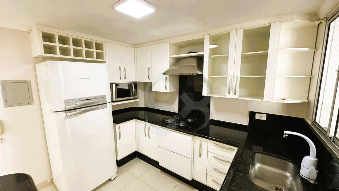 Foto 9 de Sobrado com 4 quartos para alugar, 176m2 em Aurora, Londrina - PR