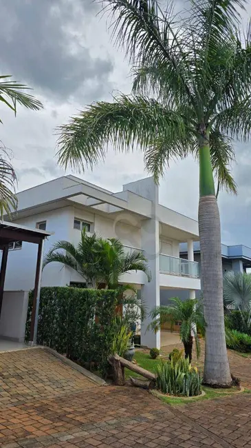 Foto 4 de Casa de Condomínio com 3 quartos para alugar, 374m2 em Esperança, Londrina - PR