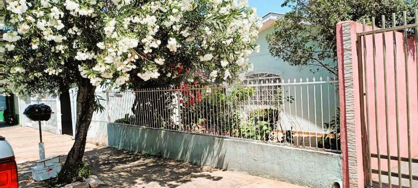 Foto 3 de Casa com 2 quartos à venda, 198m2 em Conjunto Semiramis Barros Braga, Londrina - PR