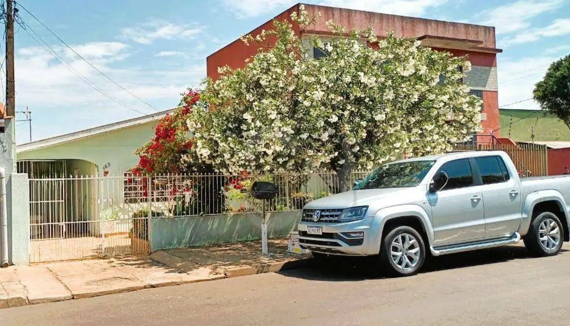 Foto 2 de Casa com 2 quartos à venda, 198m2 em Conjunto Semiramis Barros Braga, Londrina - PR