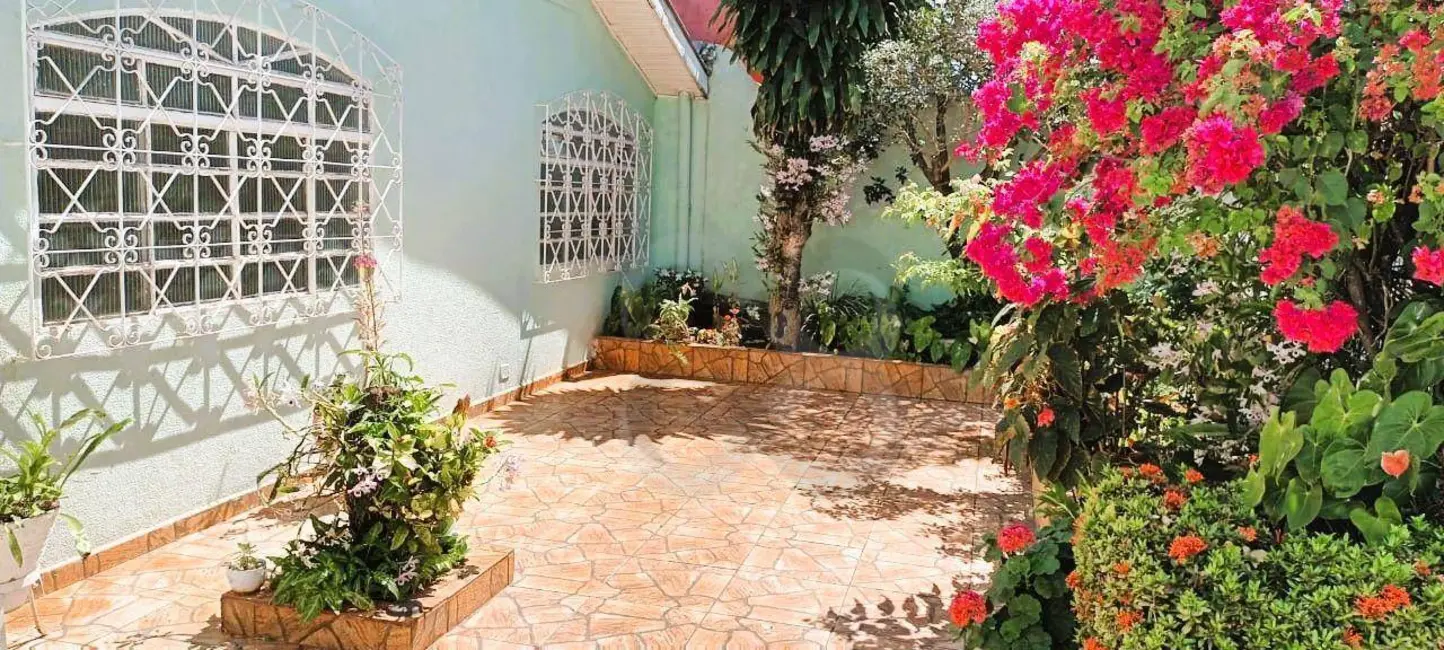 Foto 5 de Casa com 2 quartos à venda, 198m2 em Conjunto Semiramis Barros Braga, Londrina - PR