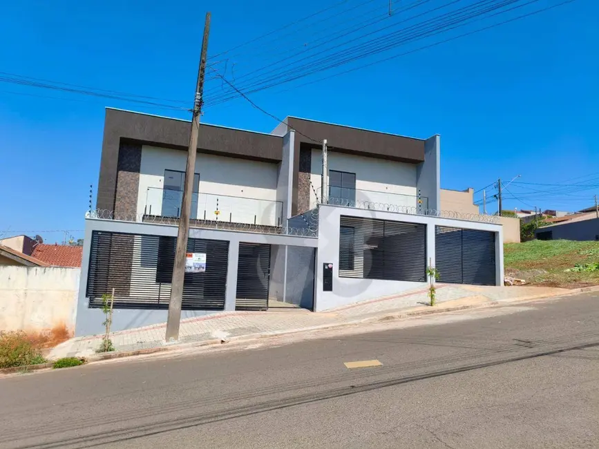 Foto 2 de Sobrado com 3 quartos à venda, 140m2 em Coliseu, Londrina - PR