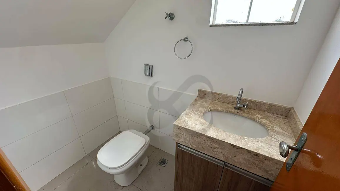 Sobrado com 3 quartos para alugar, 200m2 em Bandeirantes, Londrina - PR - imagem 7 Foto 7 de Sobrado com 3 quartos para alugar, 200m2 em Bandeirantes, Londrina - PR