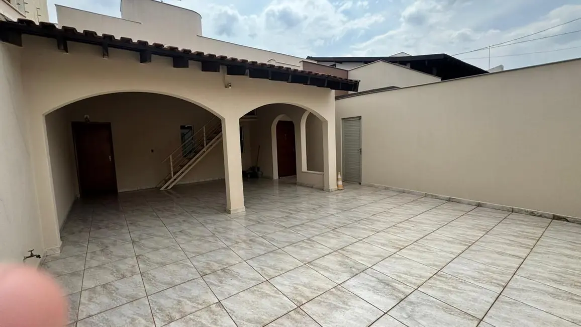 Foto 2 de Casa com 3 quartos à venda e para alugar, 390m2 em Andrade, Londrina - PR