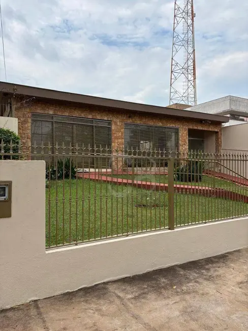 Foto 1 de Casa com 3 quartos à venda e para alugar, 450m2 em Londrina - PR