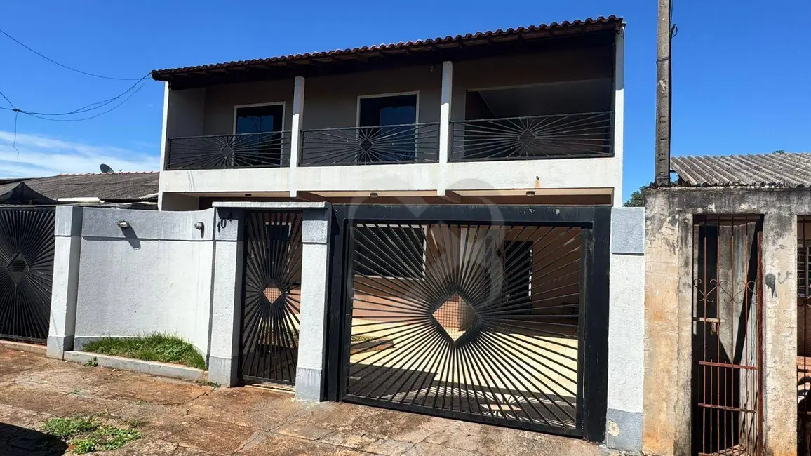 Sobrado com 3 quartos à venda, 200m2 em Jardim Neman Sahyun, Londrina - PR - imagem 2 Foto 2 de Sobrado com 3 quartos à venda, 200m2 em Jardim Neman Sahyun, Londrina - PR