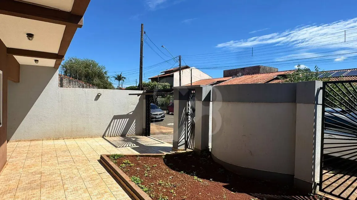 Sobrado com 3 quartos à venda, 200m2 em Jardim Neman Sahyun, Londrina - PR - imagem 4 Foto 4 de Sobrado com 3 quartos à venda, 200m2 em Jardim Neman Sahyun, Londrina - PR