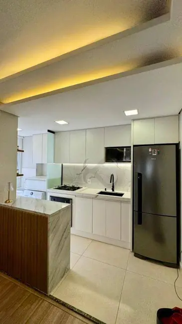 Foto 3 de Apartamento com 2 quartos para alugar, 44m2 em Colinas, Londrina - PR