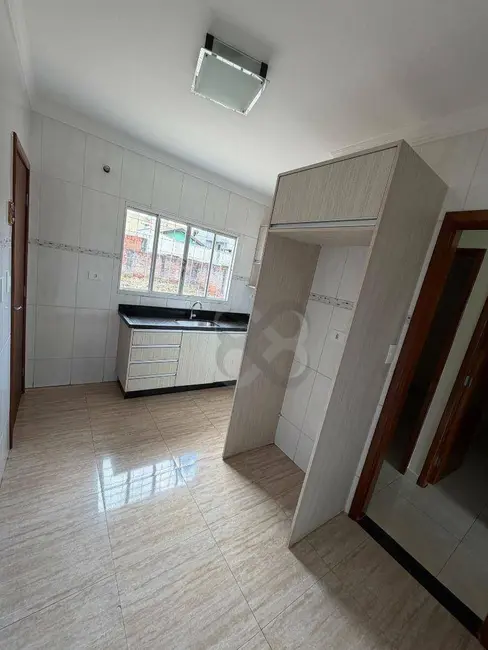 Foto 2 de Casa com 3 quartos à venda, 250m2 em Santiago, Londrina - PR
