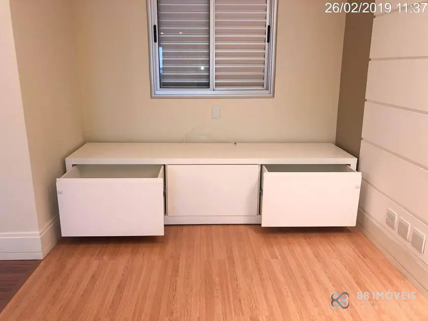 Apartamento com 2 quartos para alugar, 138m2 em Londrina - PR - imagem 7 Foto 7 de Apartamento com 2 quartos para alugar, 138m2 em Londrina - PR