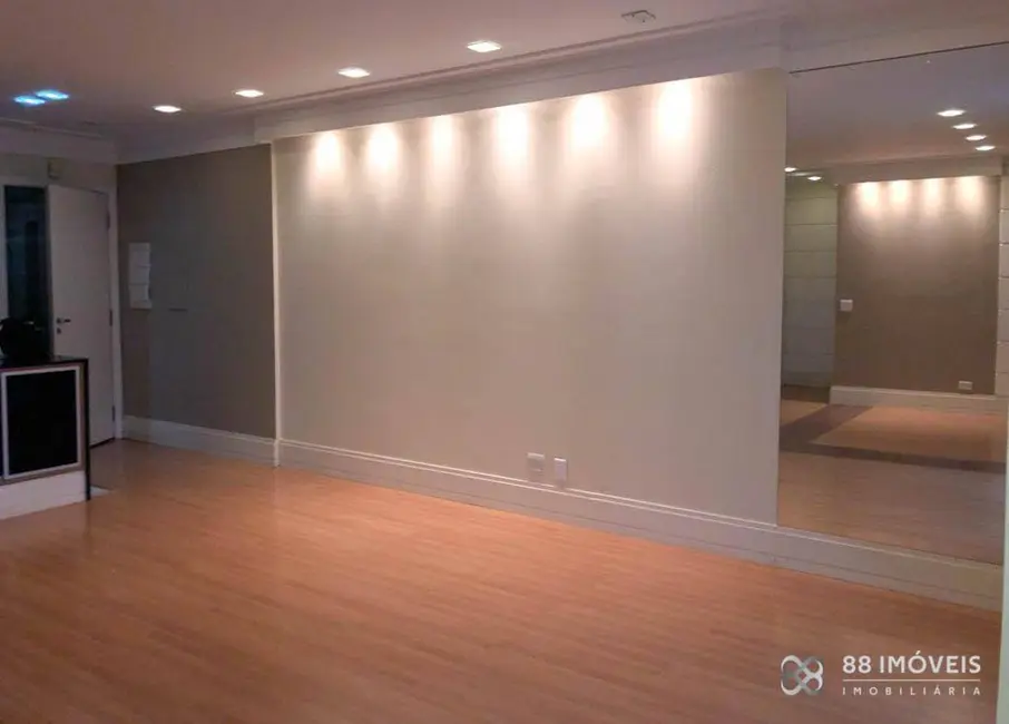 Apartamento com 2 quartos para alugar, 138m2 em Londrina - PR - imagem 4 Foto 4 de Apartamento com 2 quartos para alugar, 138m2 em Londrina - PR