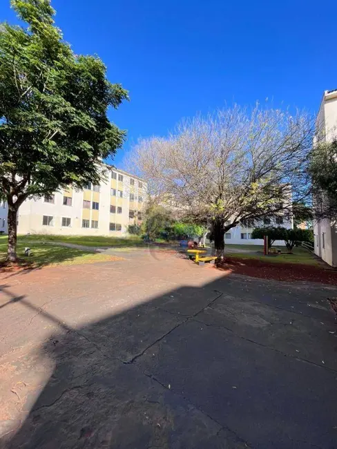 Foto 4 de Apartamento com 3 quartos à venda, 57m2 em Jardim Santa Cruz, Londrina - PR