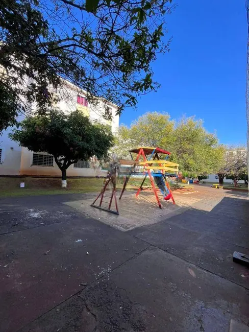 Foto 5 de Apartamento com 3 quartos à venda, 57m2 em Jardim Santa Cruz, Londrina - PR