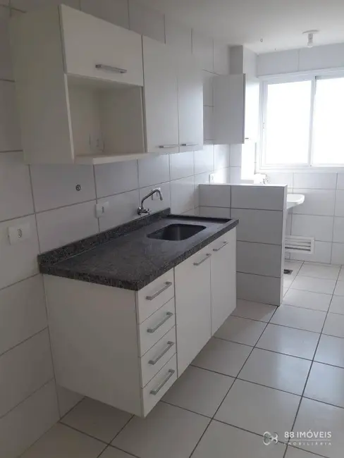 Foto 3 de Apartamento com 3 quartos à venda, 98m2 em Champagnat, Londrina - PR
