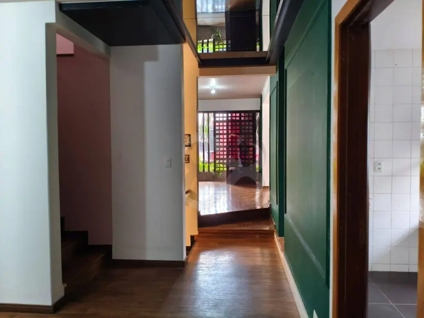 Foto 4 de Sobrado com 3 quartos para alugar, 320m2 em Aurora, Londrina - PR