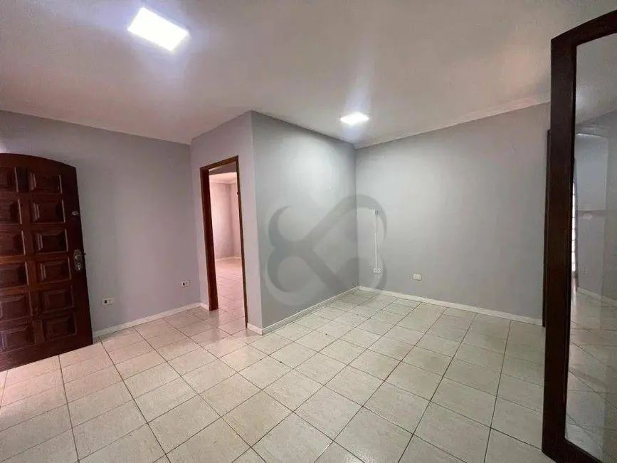 Foto 3 de Casa com 5 quartos para alugar, 200m2 em Aurora, Londrina - PR