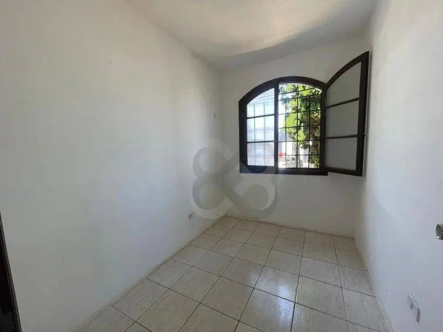Foto 6 de Casa com 5 quartos para alugar, 200m2 em Aurora, Londrina - PR
