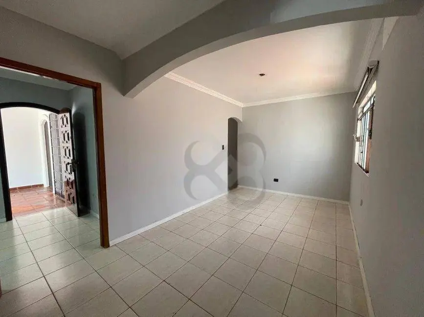 Foto 4 de Casa com 5 quartos para alugar, 200m2 em Aurora, Londrina - PR