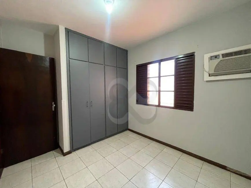 Foto 9 de Casa com 5 quartos para alugar, 200m2 em Aurora, Londrina - PR