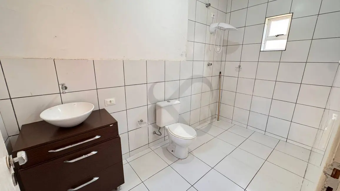 Foto 9 de Casa com 3 quartos para alugar, 230m2 em Hedy, Londrina - PR