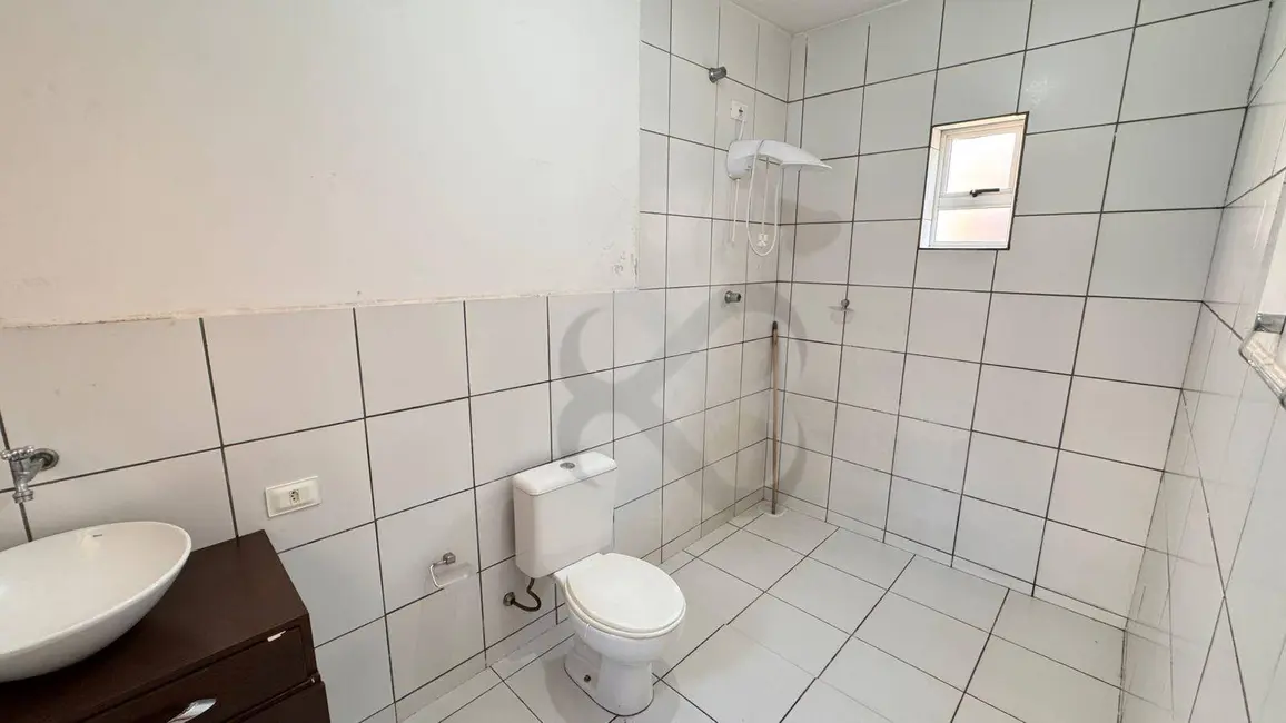 Foto 8 de Casa com 3 quartos para alugar, 230m2 em Hedy, Londrina - PR