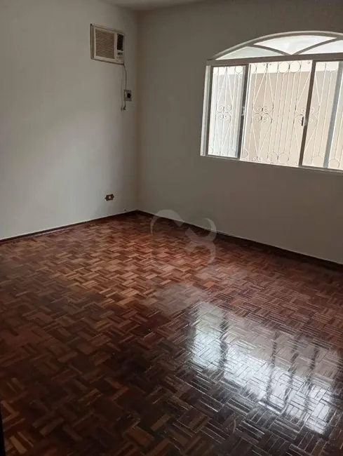 Casa com 5 quartos à venda e para alugar, 380m2 em Brasília, Londrina - PR - imagem 9 Foto 9 de Casa com 5 quartos à venda e para alugar, 380m2 em Brasília, Londrina - PR