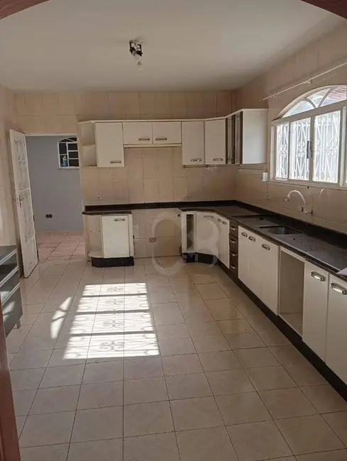 Casa com 5 quartos à venda e para alugar, 380m2 em Brasília, Londrina - PR - imagem 7 Foto 7 de Casa com 5 quartos à venda e para alugar, 380m2 em Brasília, Londrina - PR