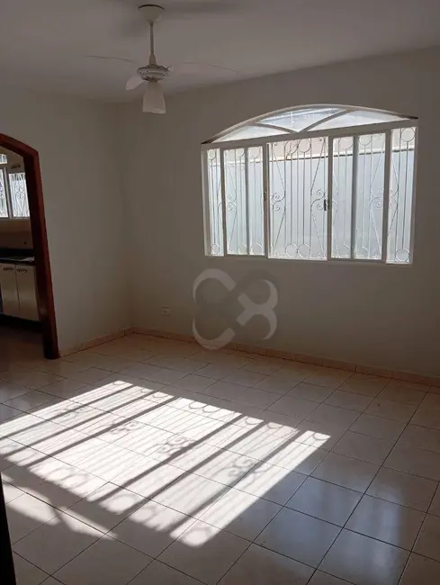 Casa com 5 quartos à venda e para alugar, 380m2 em Brasília, Londrina - PR - imagem 6 Foto 6 de Casa com 5 quartos à venda e para alugar, 380m2 em Brasília, Londrina - PR