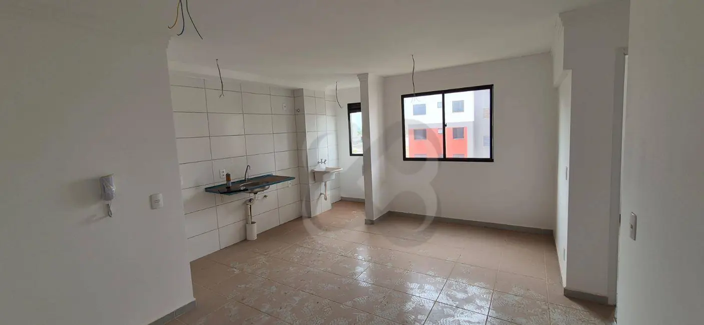 Foto 5 de Apartamento com 2 quartos à venda, 47m2 em Jardim Maria Celina, Londrina - PR