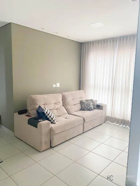 Foto 3 de Apartamento com 3 quartos à venda, 98m2 em Champagnat, Londrina - PR