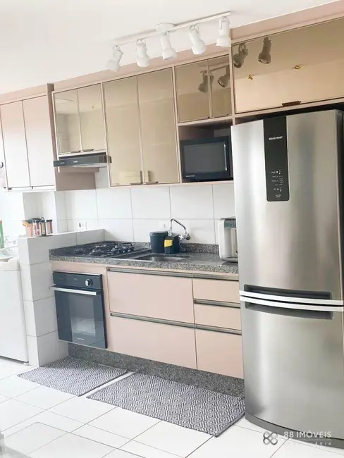 Foto 8 de Apartamento com 3 quartos à venda, 98m2 em Champagnat, Londrina - PR