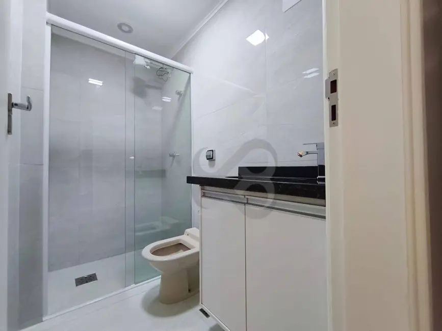 Apartamento com 3 quartos à venda, 138m2 em Centro, Londrina - PR - imagem 9 Foto 9 de Apartamento com 3 quartos à venda, 138m2 em Centro, Londrina - PR