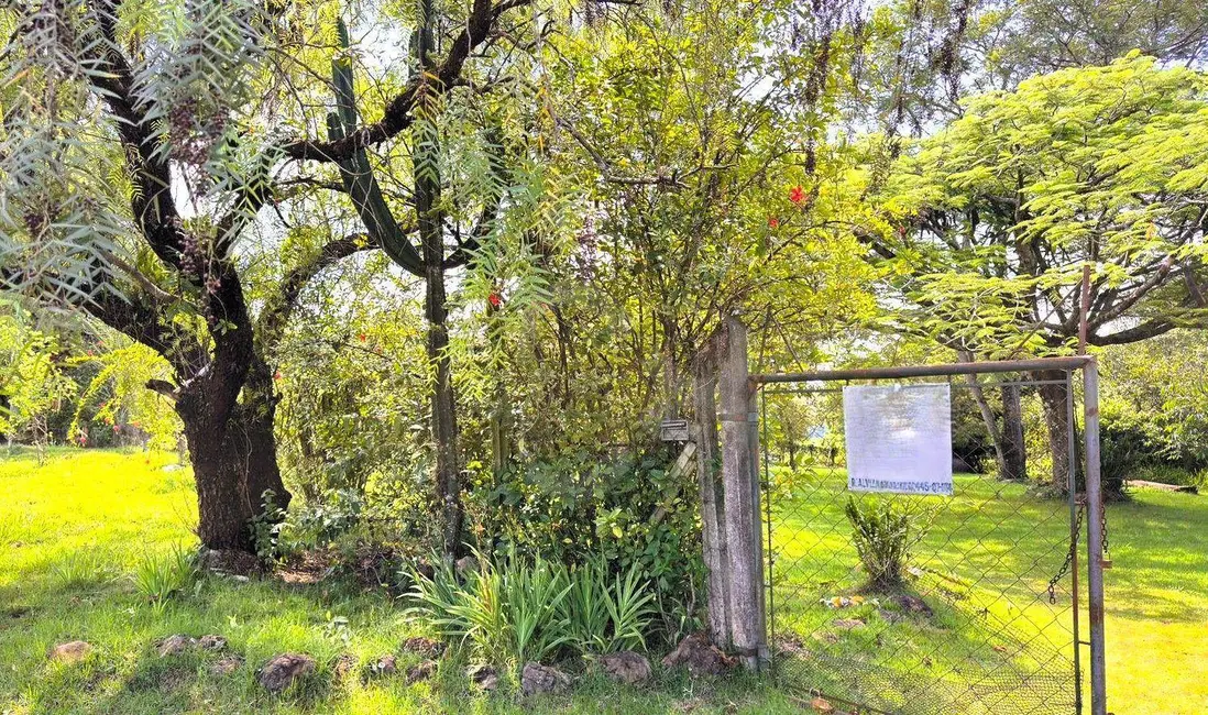 Chácara com 2 quartos à venda, 5447m2 em Dom Pedro I, Londrina - PR - imagem 1 Foto 1 de Chácara com 2 quartos à venda, 5447m2 em Dom Pedro I, Londrina - PR