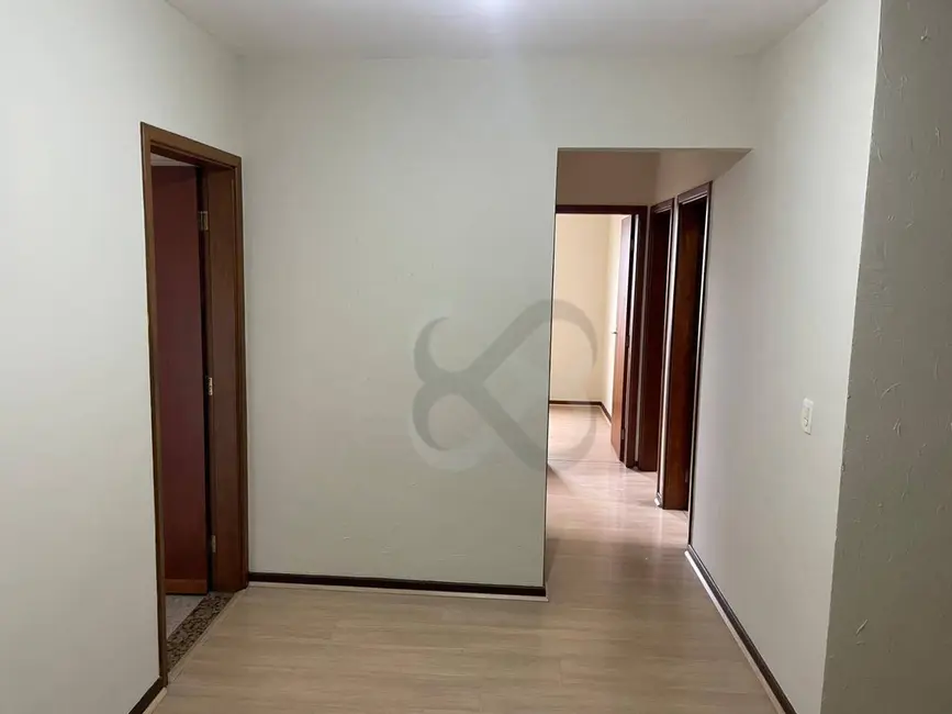 Apartamento com 3 quartos para alugar, 95m2 em Centro, Londrina - PR - imagem 5 Foto 5 de Apartamento com 3 quartos para alugar, 95m2 em Centro, Londrina - PR
