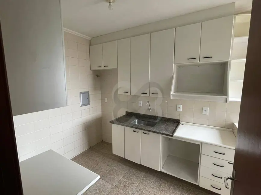 Apartamento com 3 quartos para alugar, 95m2 em Centro, Londrina - PR - imagem 6 Foto 6 de Apartamento com 3 quartos para alugar, 95m2 em Centro, Londrina - PR