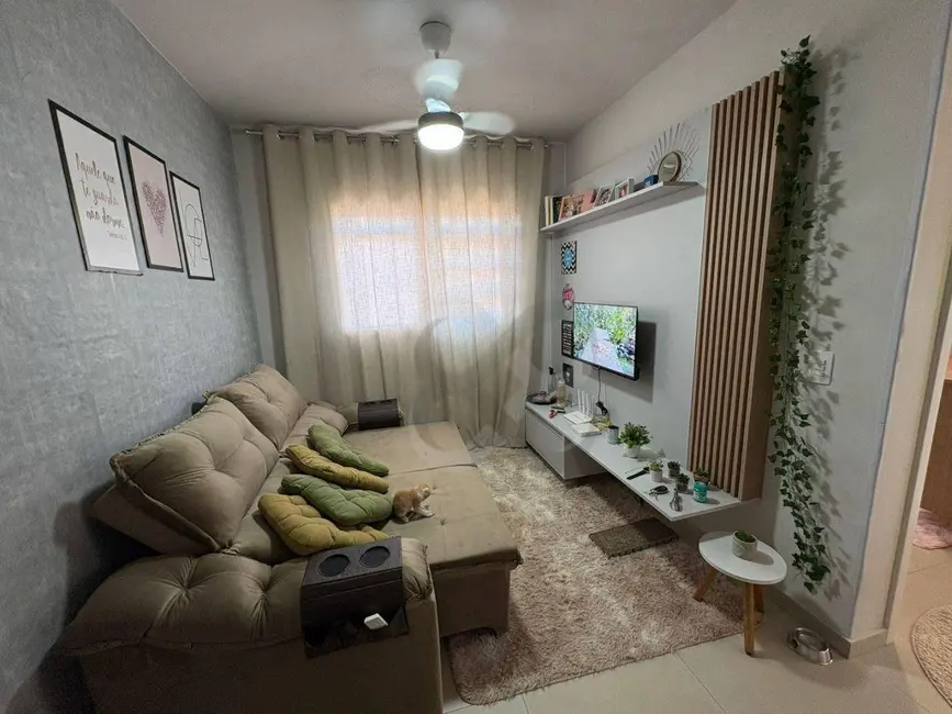 Foto 2 de Apartamento com 2 quartos à venda, 44m2 em Colinas, Londrina - PR