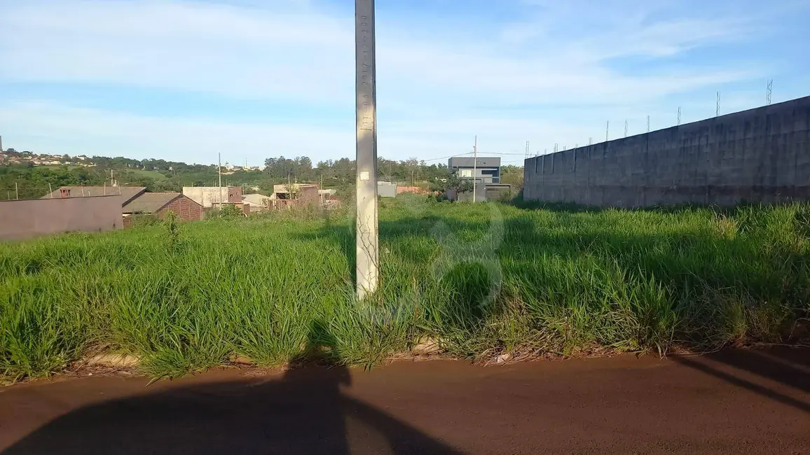 Foto 1 de Terreno / Lote à venda, 450m2 em Jardim do Lago, Cambe - PR