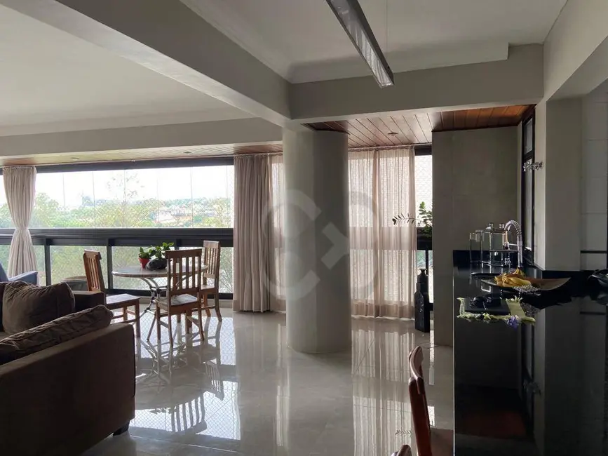 Foto 2 de Apartamento com 3 quartos à venda, 309m2 em Centro, Londrina - PR